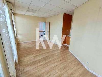 Magasins - 308 m² - 16 pièces