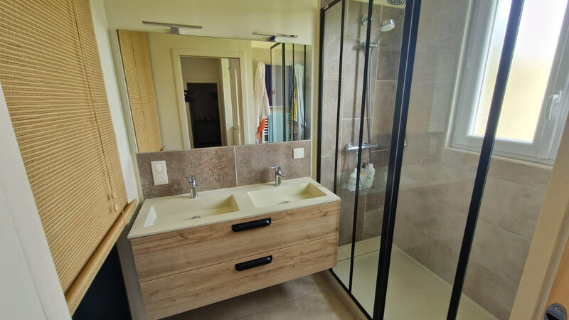 Maison - 95 m² - 5 pièces