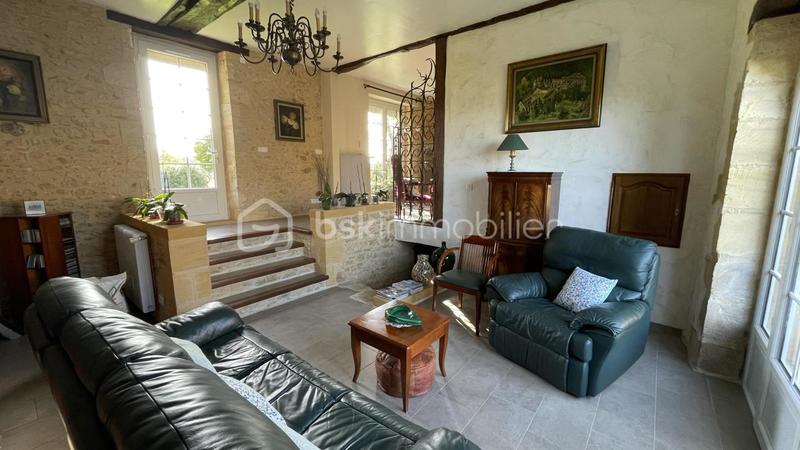 Propriété - 219 m² - 7 pièces