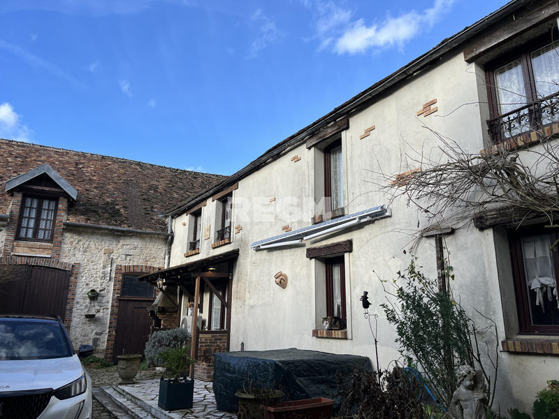 Maison - 230 m² - 8 pièces