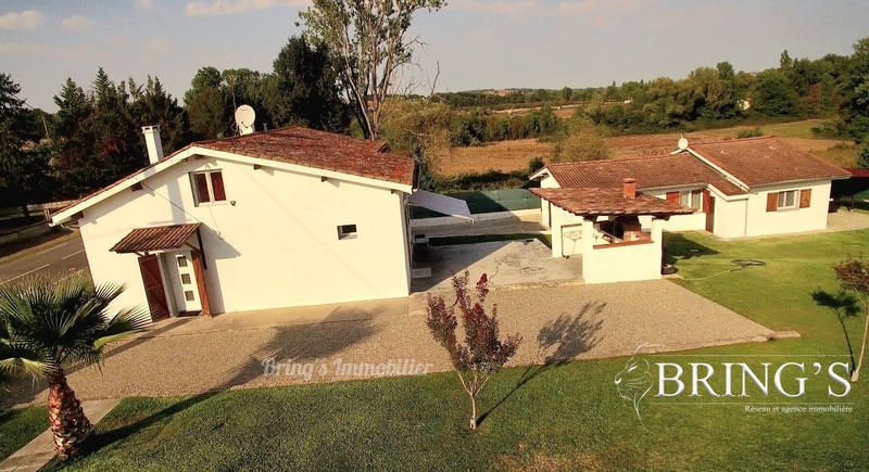 Villa - 166 m² - 8 pièces