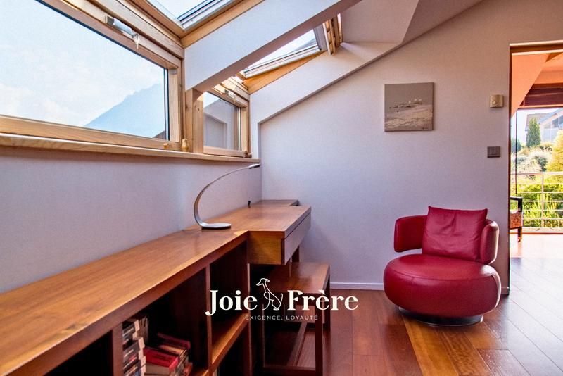 Villa - 233 m² - 8 pièces