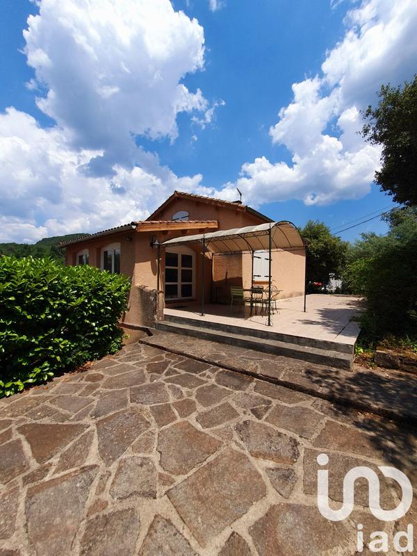 Maison - 198 m² - 8 pièces