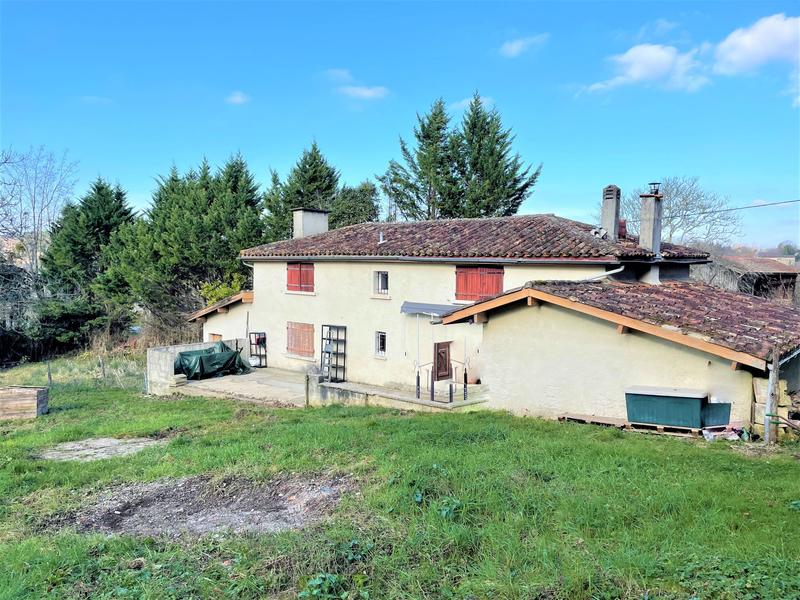 Maison - 142 m² - 9 pièces