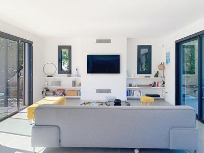 Maison contemporaine - 170 m² - 6 pièces