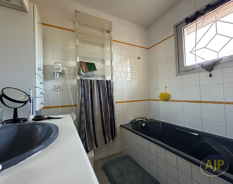 Maison - 167 m² - 7 pièces