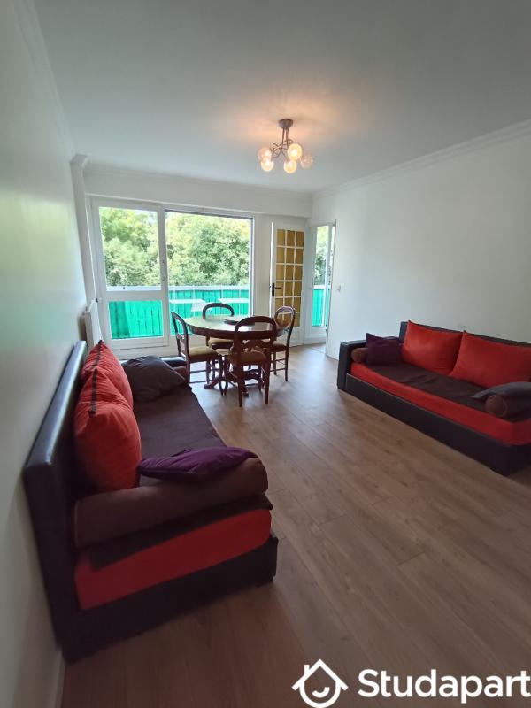 Chambre - 9 m² - 1 pièce