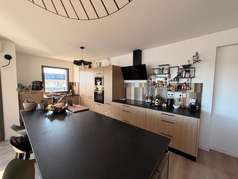 Appartement - 98 m² - 4 pièces