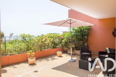 Appartement - 90 m² - 4 pièces