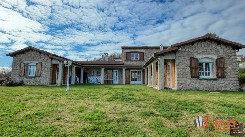 Maison - 185 m² - 7 pièces