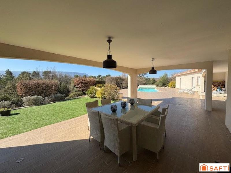 Villa - 205 m² - 5 pièces