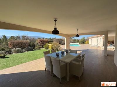 Villa - 205 m² - 5 pièces