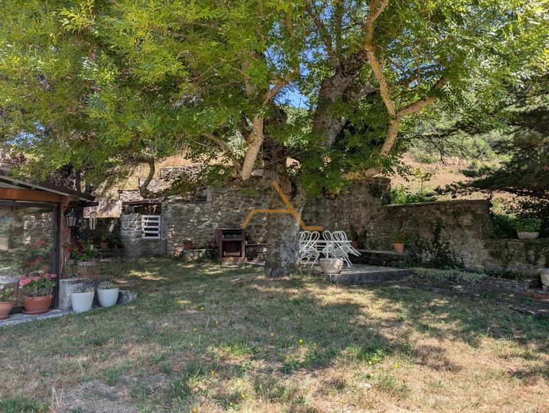 Maison en pierre - 140 m² - 6 pièces