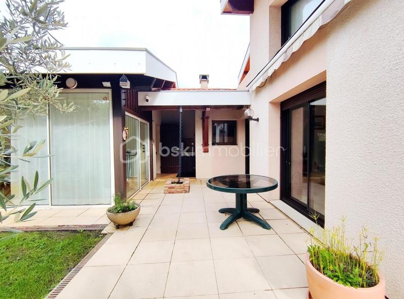 Villa - 204 m² - 6 pièces