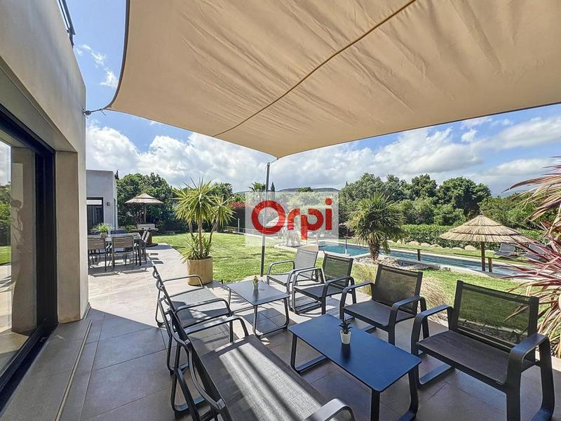 Villa - 169 m² - 5 pièces