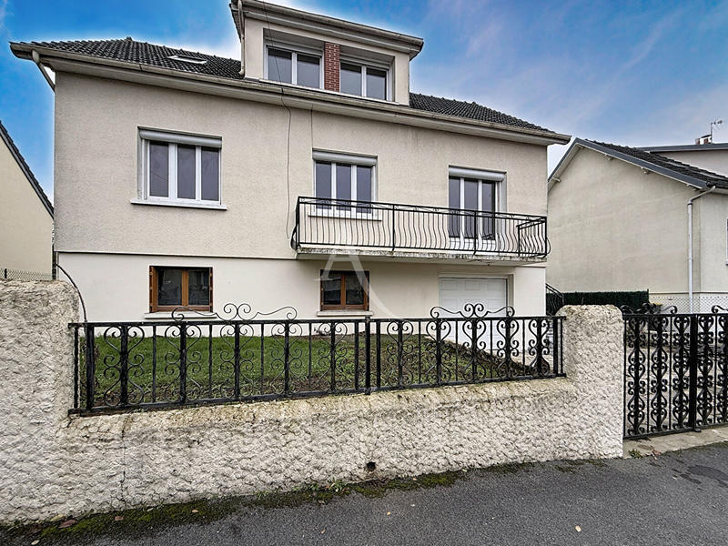 Maison - 150 m² - 8 pièces