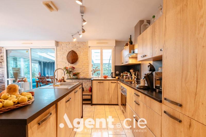 Maison - 178 m² - 6 pièces