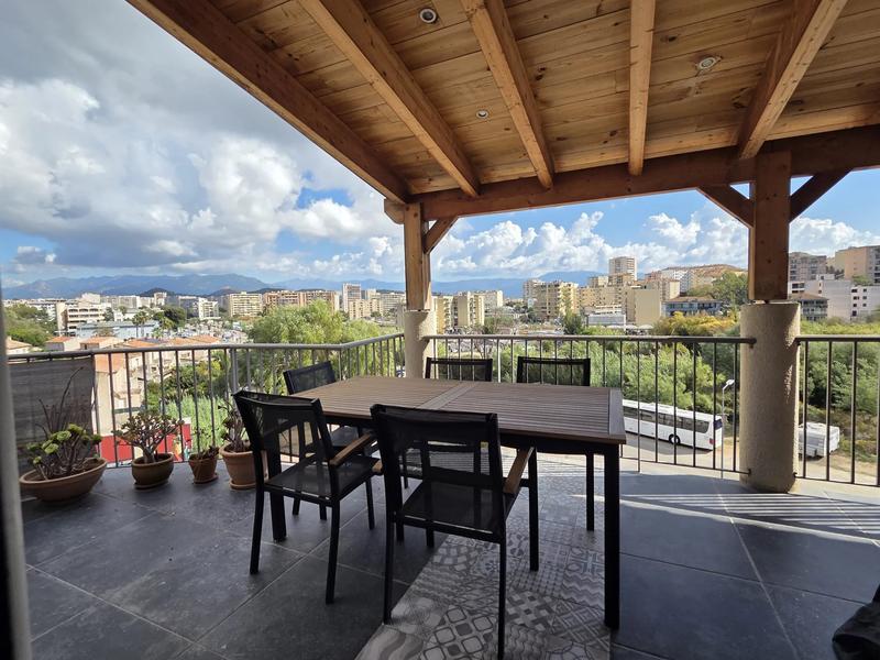 Appartement - 92 m² - 4 pièces