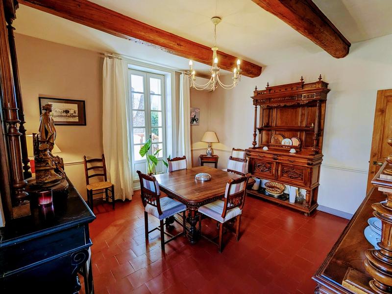 Maison - 250 m² - 8 pièces