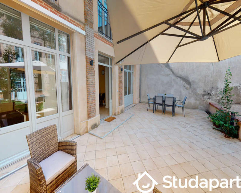 Chambre - 120 m² - 1 pièce