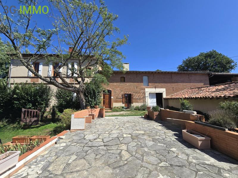 Propriété - 305 m² - 15 pièces