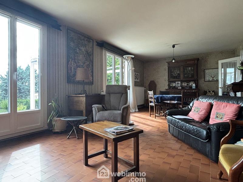 Maison - 206 m² - 11 pièces