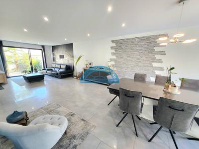 Maison - 155 m² - 6 pièces