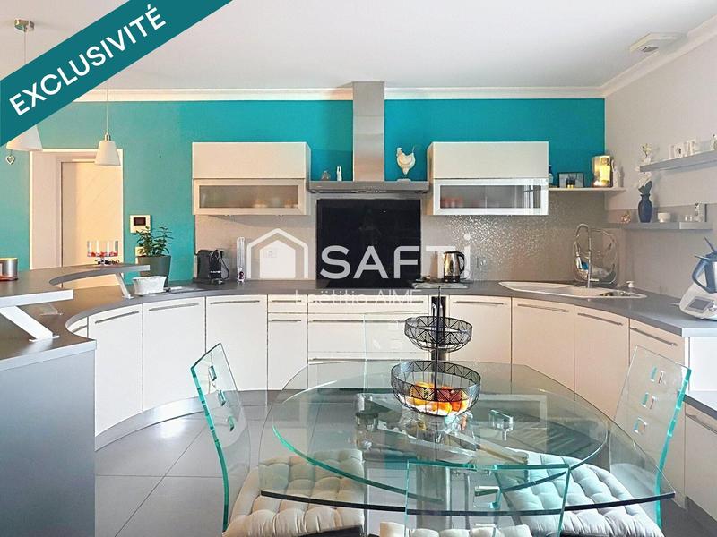 Villa - 242 m² - 8 pièces