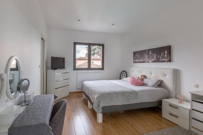 Maison - 300 m² - 7 pièces