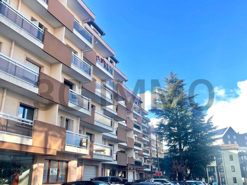 Local commercial - 78 m² - 4 pièces