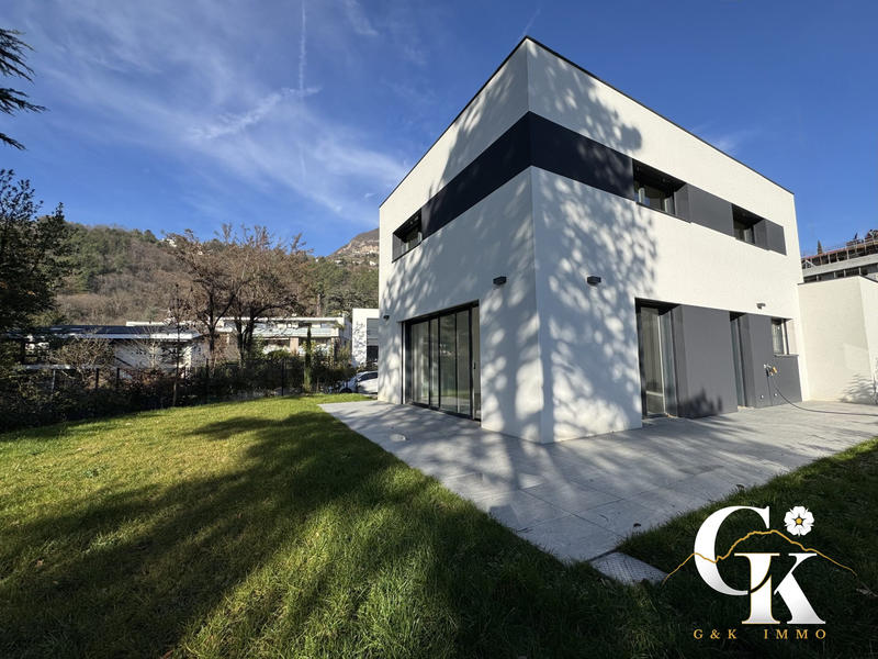 Maison contemporaine - 141 m² - 5 pièces