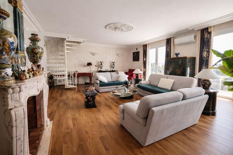 Villa - 180 m² - 6 pièces