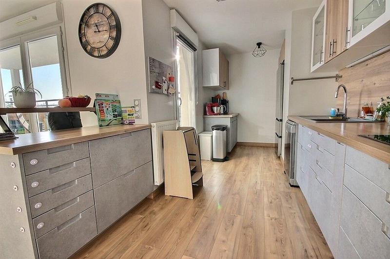 Appartement - 92 m² - 5 pièces