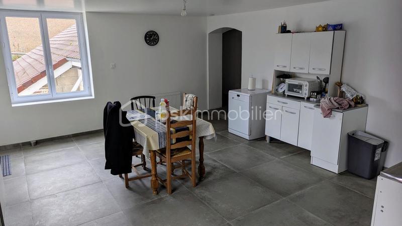 Corps de ferme - 250 m² - 8 pièces