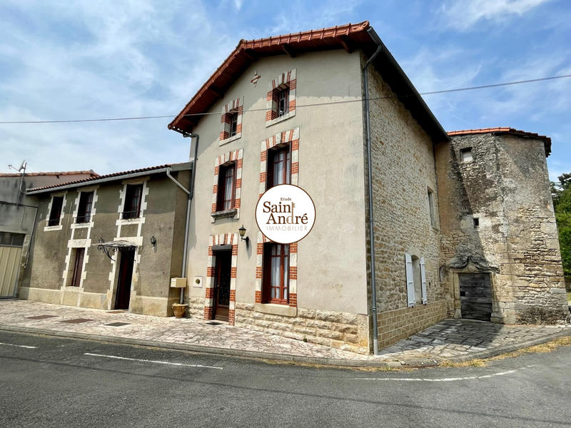 Maison - 200 m² - 9 pièces