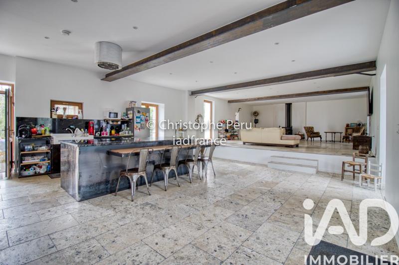 Maison - 229 m² - 9 pièces