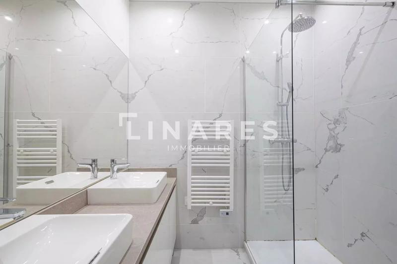 Appartement - 245 m² - 7 pièces