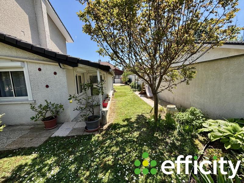 Villa - 235 m² - 9 pièces