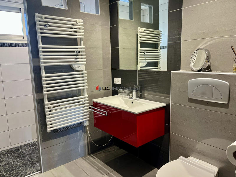 Maison contemporaine - 218 m² - 6 pièces