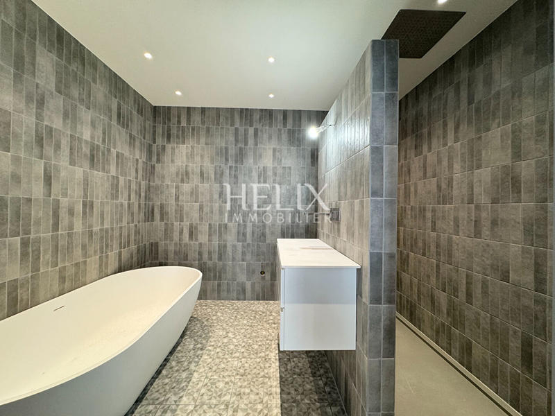 Appartement - 99 m² - 4 pièces