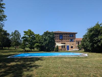 Demeure - 260 m² - 6 pièces