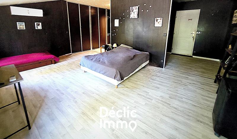 Maison - 180 m² - 6 pièces