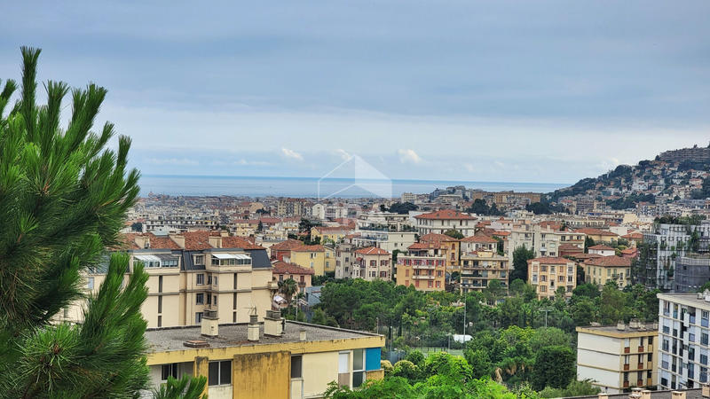 Appartement - 75 m² - 4 pièces