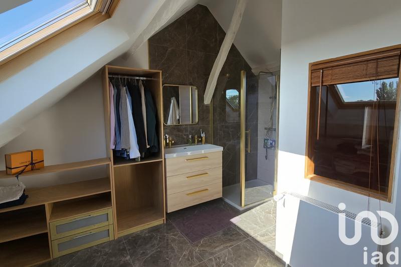 Maison - 250 m² - 8 pièces