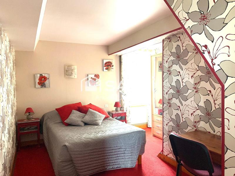 Maison - 209 m² - 7 pièces