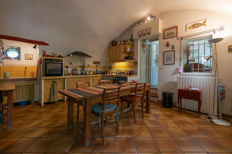 Maison - 213 m² - 8 pièces