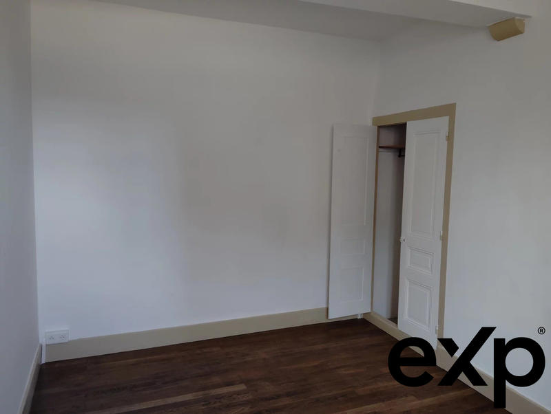 Maison traditionnelle - 75 m² - 4 pièces