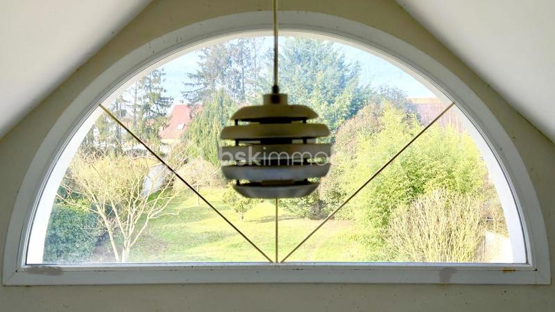 Maison - 239 m² - 6 pièces