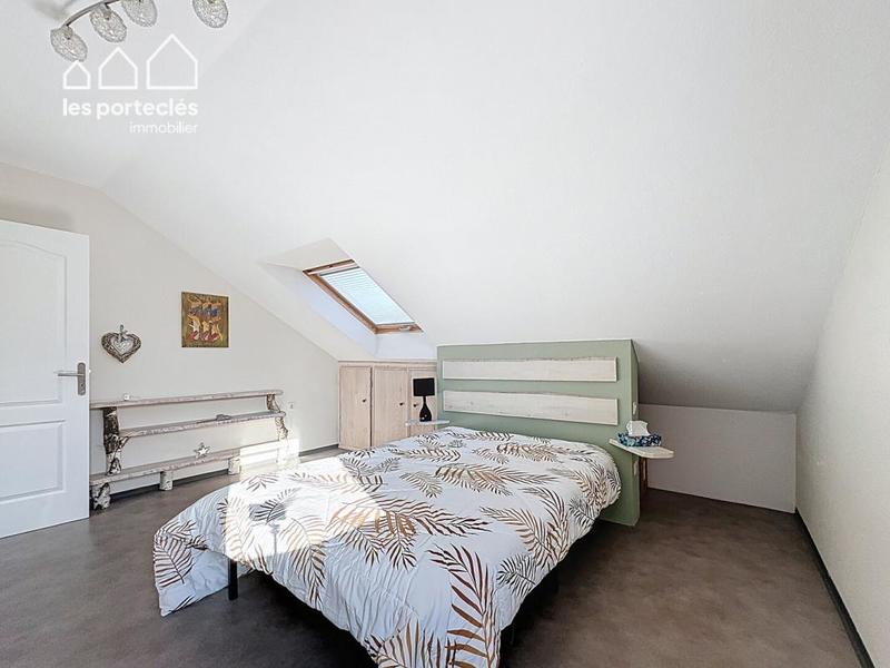 Maison - 214 m² - 4 pièces