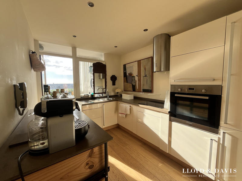 Appartement - 96 m² - 5 pièces